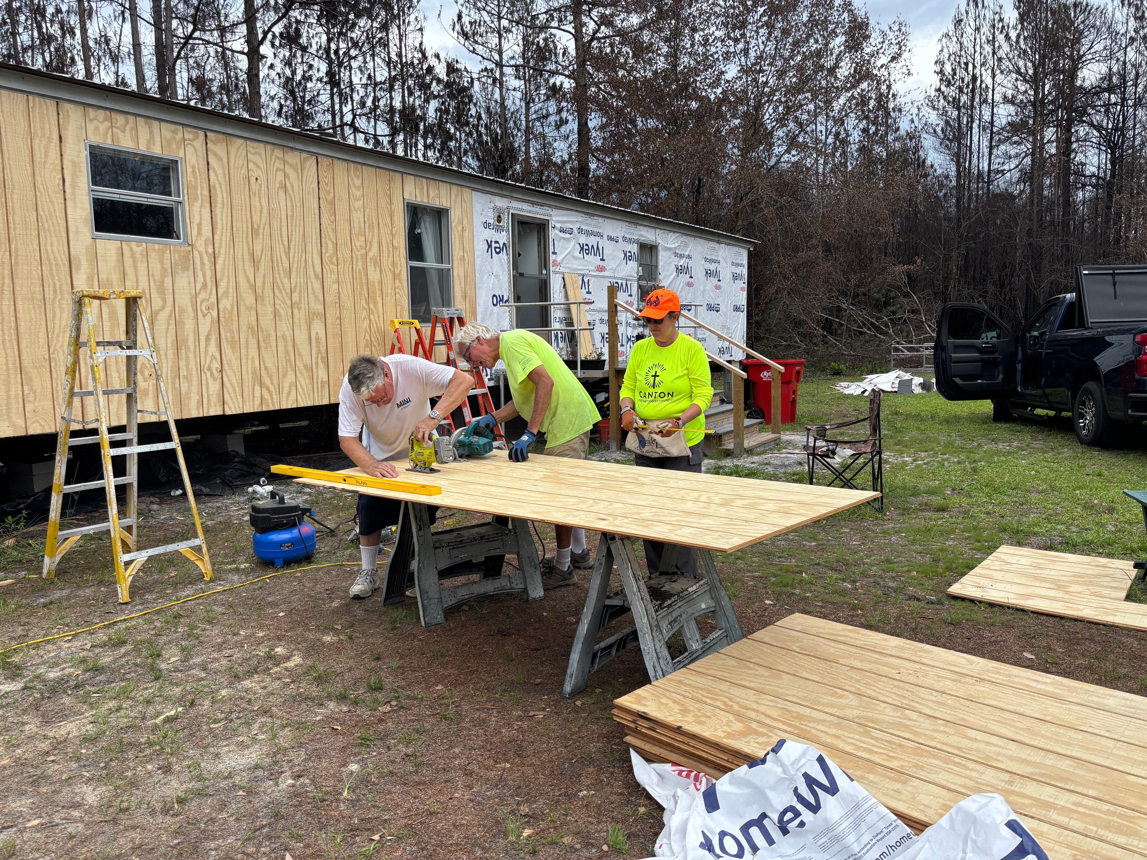 Faith Responders team unloading supplies